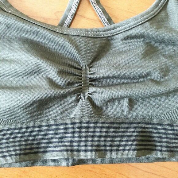 VS Victorias Secret Strappy Sport Bra Olive Green / Black - Picture 2 of 10